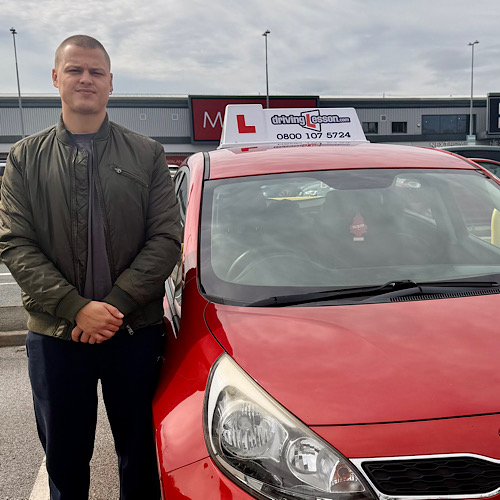 Driving Instructor: Szymon Wojcik